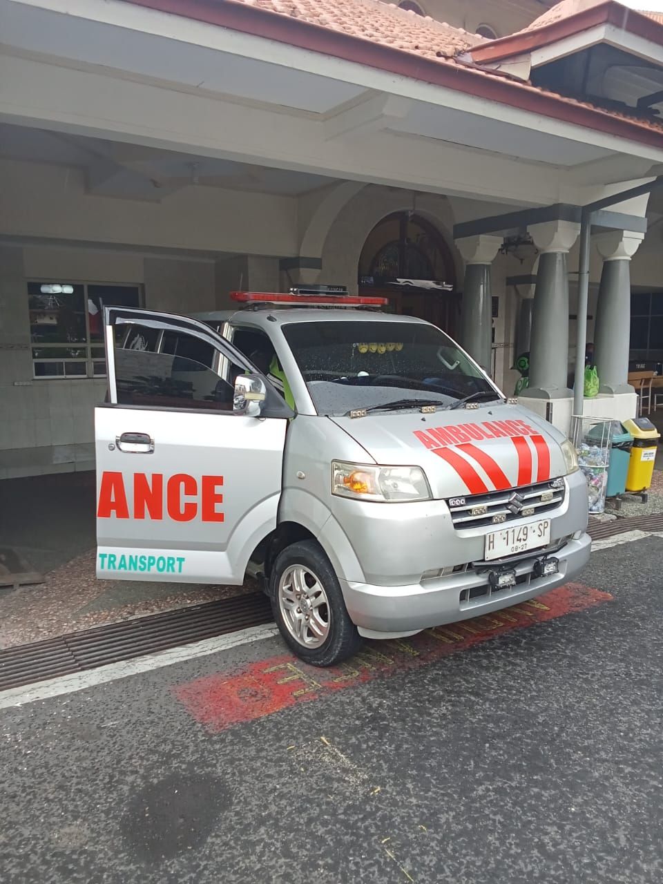 Gambar sewa ambulance semarang 2